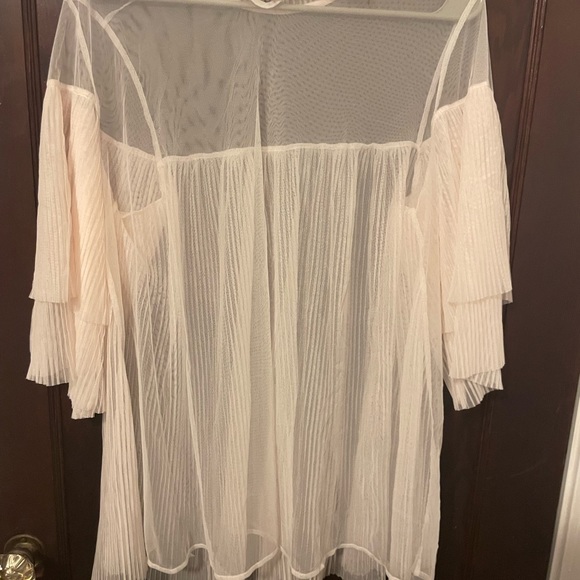 Pale Pink Victoria secret sheet top with stones - Picture 3 of 4